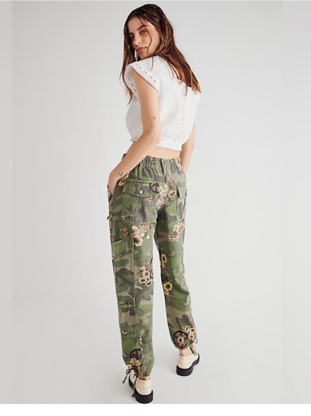 Free People Sz Large Cargo Camo Peace flowers - Picture 2 of 9